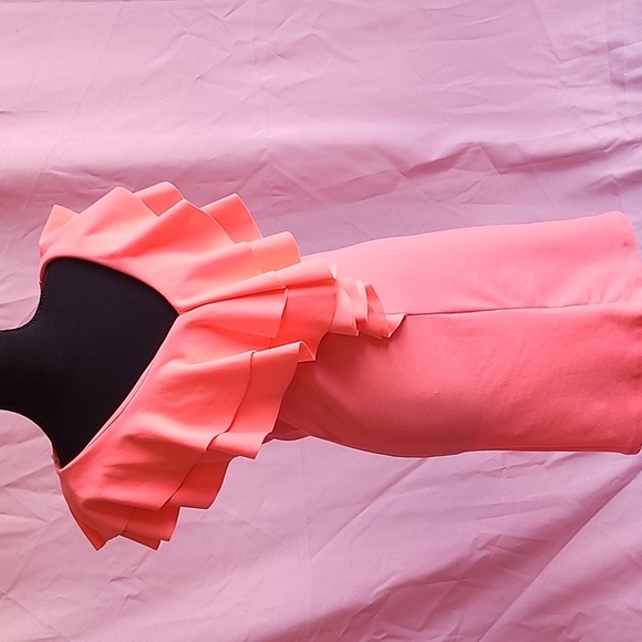 MUST GO! Brand new Neon Pink off shoulder Dress Small and Large left - Picture 4 of 7